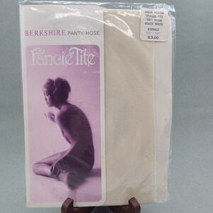 Vintage Berkshire Sheer Pantyhose Fancie Tite Beach White Average 100% Nylon